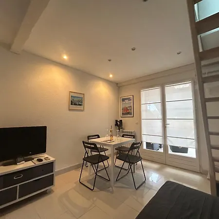 Club Avec Terrasse Holiday home